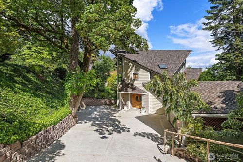 8526 E Mercer Way, Mercer Island, WA, 98040-5625 | Card Image