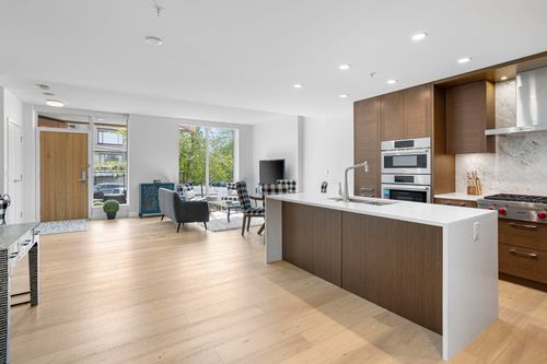 th3-1439 George St, White Rock, BC, V4B0B9 | Card Image