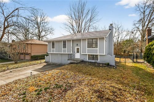 2916 Sweet Briar Dr, Independence, MO, 64057-1450 | Card Image