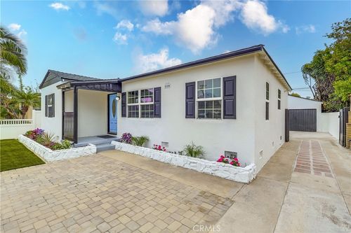 2124 Baltic Ave, Long Beach, CA, 90810-3557 | Card Image