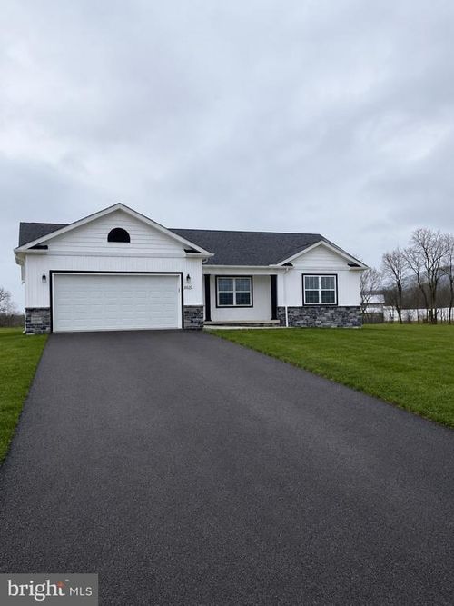 8623 Regal Dr, MERCERSBURG, PA, 17236-8528 | Card Image