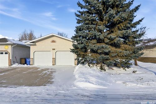 3216 Thames Cres E, Regina, SK, S4V2X9 | Card Image