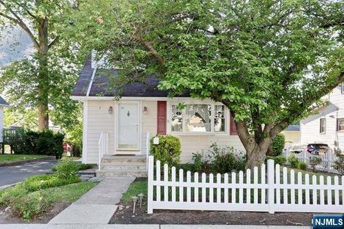 49 S Franklin Ave, Bergenfield, NJ, 07621-2015 | Card Image
