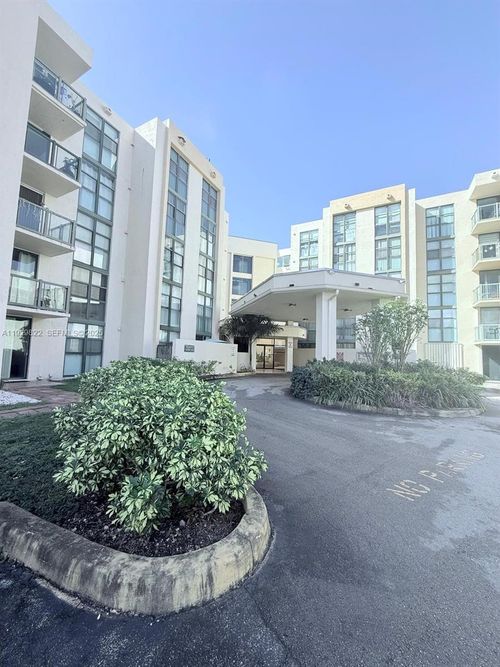 apt-415-2055 Sw 122nd Ave, Miami, FL, 33175-7357 | Card Image