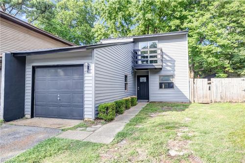 8 Glouchester Circle, Chesapeake, VA, 23320 | Card Image