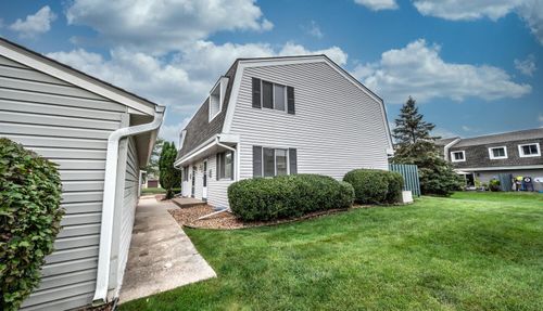 2321 Pond Ave E, Maplewood, MN, 55119-5528 | Card Image
