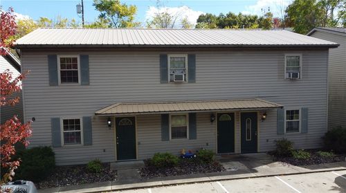 8 Sunrise Dr, Cambridge, OH, 43725-8201 | Card Image