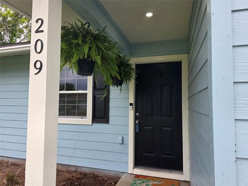209 Franlee St, La Marque, TX, 77568-6230 | Card Image