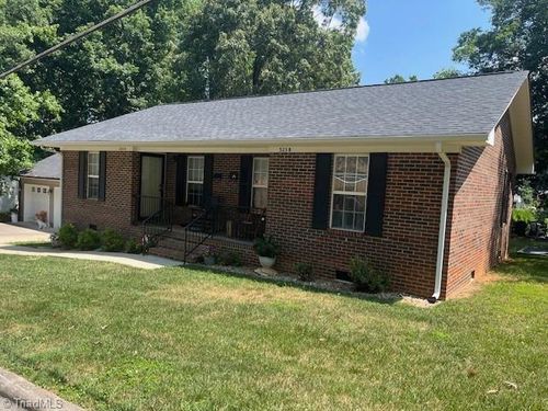 323 Cliff Rd, Asheboro, NC, 27203-5803 | Card Image