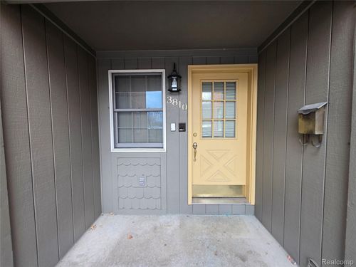 3810 Rochester Rd, Royal Oak, MI, 48073-2725 | Card Image