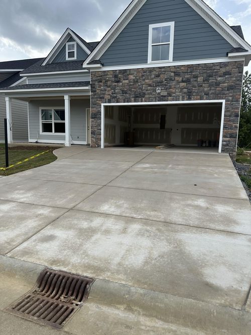 1049 Silverpine Dr, Chattanooga, TN, 37421-5183 | Card Image