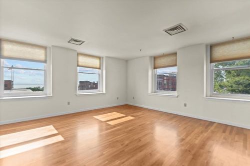 apt-302-131 Main St, Burlington, VT, 05401-5606 | Card Image