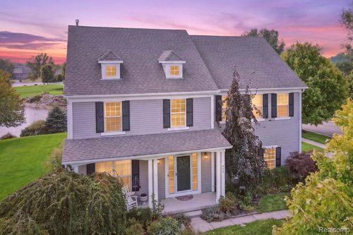 840 Cross Cir, Oxford, MI, 48371-3593 | Card Image