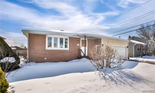 7 E Toulon Dr, Cheektowaga, NY, 14227-3109 | Card Image