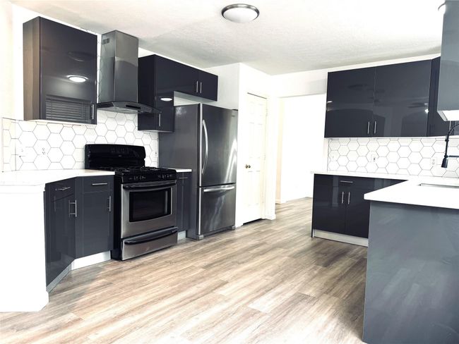10403 N Shadowdale Dr, Home with 3 bedrooms, 2 bathrooms and null parking in Houston TX | Image 8