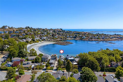 157 Robertson St, Victoria, BC, V8S3X3 | Card Image