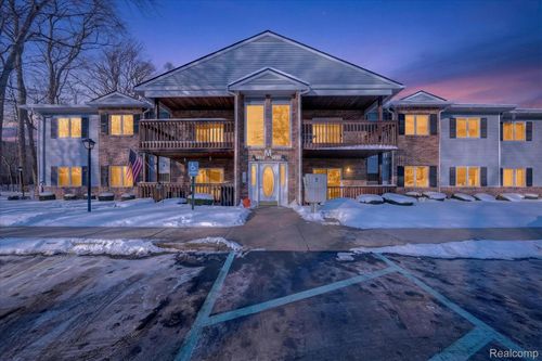 1459 Shoemaker Dr, Westland, MI, 48185-7704 | Card Image