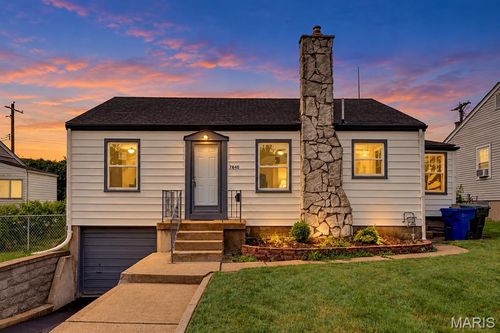 7640 Stanwood Dr, Normandy, MO, 63121-1424 | Card Image