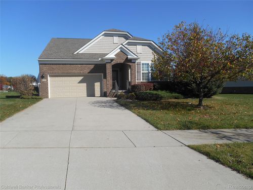 6205 Merion Ln, Grand Blanc, MI, 48439-2645 | Card Image