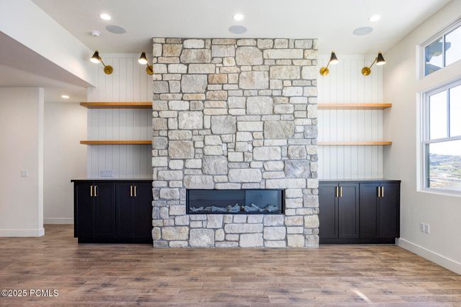 678 E Silver Hill Loop, Condo with 4 bedrooms, 4 bathrooms and null parking in Hideout UT | Image 13
