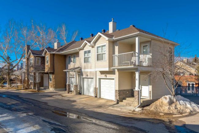 2 - 2318 17 Street Se, Home with 2 bedrooms, 2 bathrooms and 2 parking in Calgary AB | Image 1