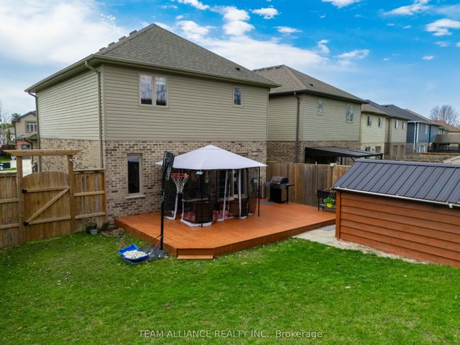 25 Queensway Dr, House other with 3 bedrooms, 4 bathrooms and 4 parking in Strathroy ON | Image 36