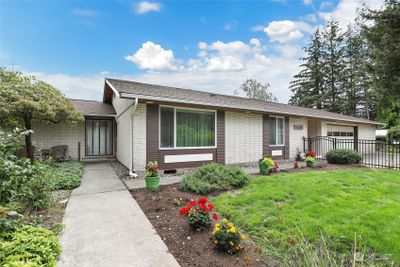 11225 Se 327th Street, House other with 3 bedrooms, 1 bathrooms and 2 parking in Auburn WA | Image 2