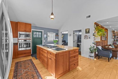 896 East Rd, Colchester, VT, 05446-7712 | Card Image