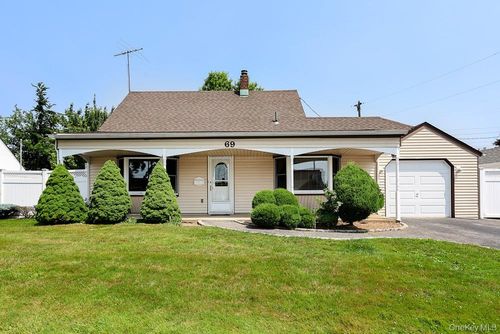 69 Corncrib Lane, Hempstead, NY, 11756 | Card Image