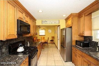 1000 - 35 Jaffreyton Close, Home with 3 bedrooms, 2 bathrooms and null parking in Freehold NJ | Image 2