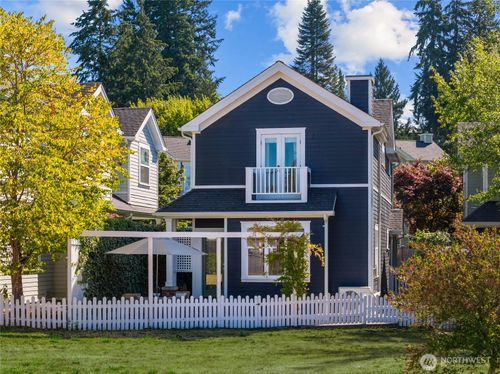 1827 Parade Grounds Avenue Ne, Bainbridge Island, WA, 98110 | Card Image