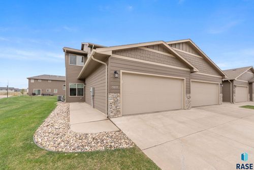 5839 S Bounty Pl, Sioux Falls, SD, 57108-5179 | Card Image