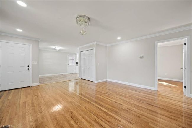 306 Lakeshore Dr, House other with 3 bedrooms, 2 bathrooms and null parking in Thomasville NC | Image 5