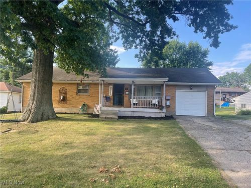 1822 Adams St, Coshocton, OH, 43812-1841 | Card Image