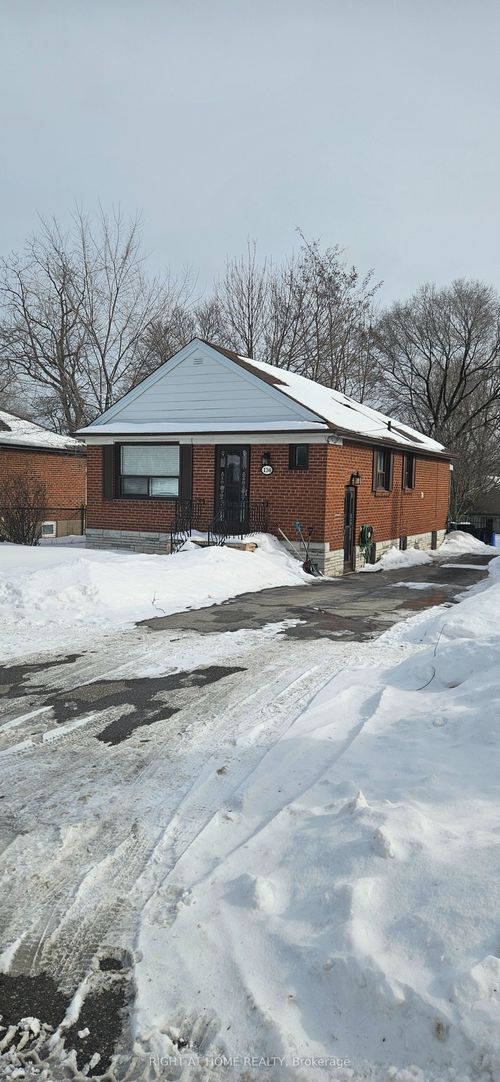 130 Prince Charles Dr, Oakville, ON, L6K2C9 | Card Image