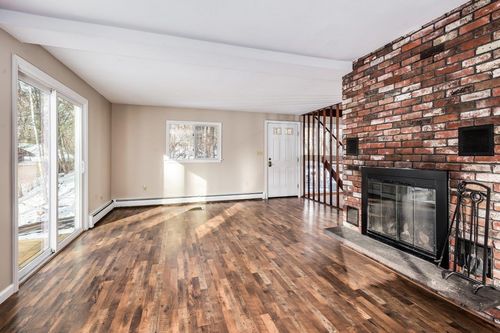 87 Edgewater Dr, Barrington, NH, 03825-7286 | Card Image