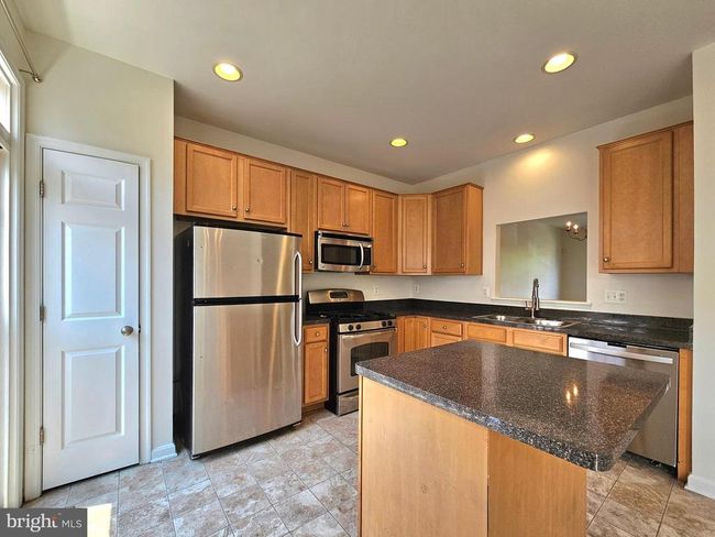 15318 Elizabeth Burbage Loop, Townhouse with 3 bedrooms, 4 bathrooms and null parking in WOODBRIDGE VA | Image 10