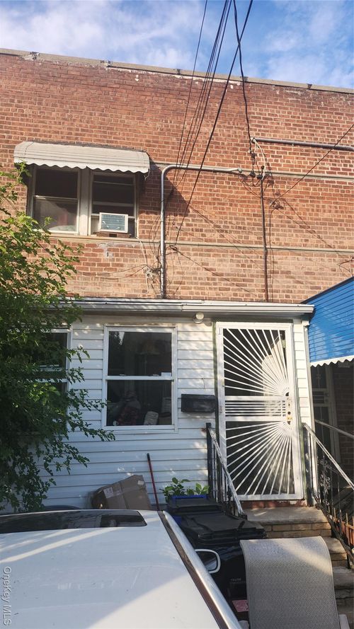 1249 E 223rd St, Bronx, NY, 10466-5801 | Card Image