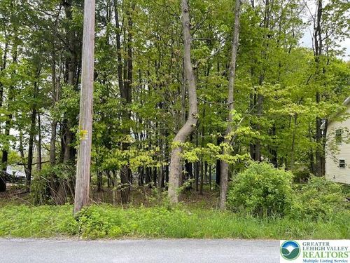 6 Kinney Ave, Mount Pocono, PA, 18344 | Card Image