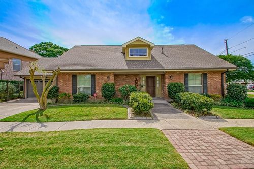 3916 N Woodlawn Ave, Metairie, LA, 70006-2838 | Card Image