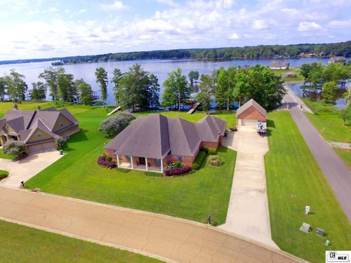230 Dozier Creek Cir, Farmerville, LA, 71241-7606 | Card Image