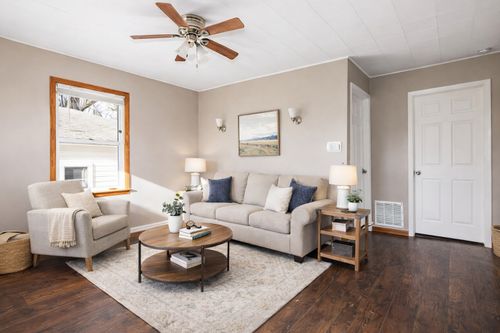 480 Grand Ave, Lake Zurich, IL, 60047-2464 | Card Image