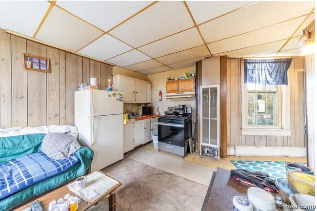 916 C Kitchen | Image 24