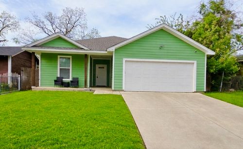 3225 Avenue M, Fort Worth, TX, 76105-3303 | Card Image