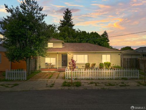 1673 142nd Ave, San Leandro, CA, 94578-1709 | Card Image