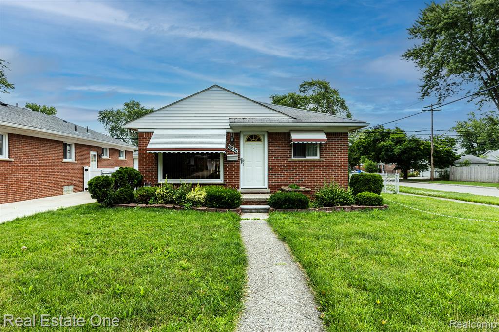 Roosevelt Blvd, Dearborn Heights, MI 48125