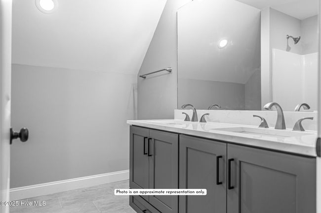 Hallway Full bath 2nd Level | Image 24
