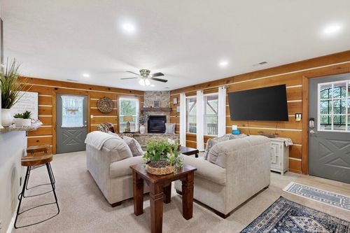 1691 Ponderosa Dr, Jemez Springs, NM, 87025-8003 | Card Image