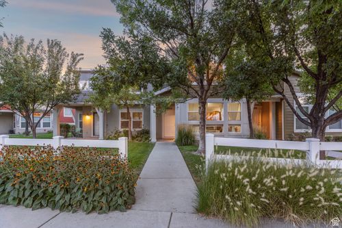 5424 Fairgrove Ln, West Valley City, UT, 84120-6050 | Card Image