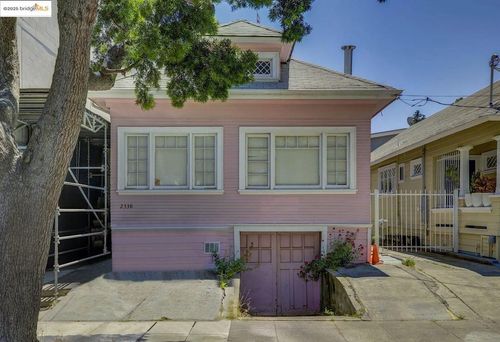 2338 Waverly St, Oakland, CA, 94612-3714 | Card Image